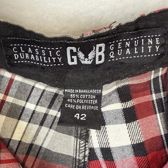 GB Red Plaid Cargo Shorts Mens Size 42 Regular Fit Flat Front Button Zip - Picture 2 of 16